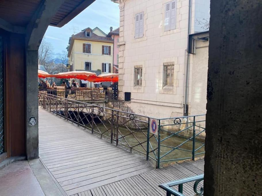 Quai Des Cordeliers, Balcon Et Vieille Ville Annecy Bagian luar foto