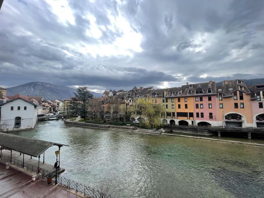 Quai Des Cordeliers, Balcon Et Vieille Ville Annecy Bagian luar foto